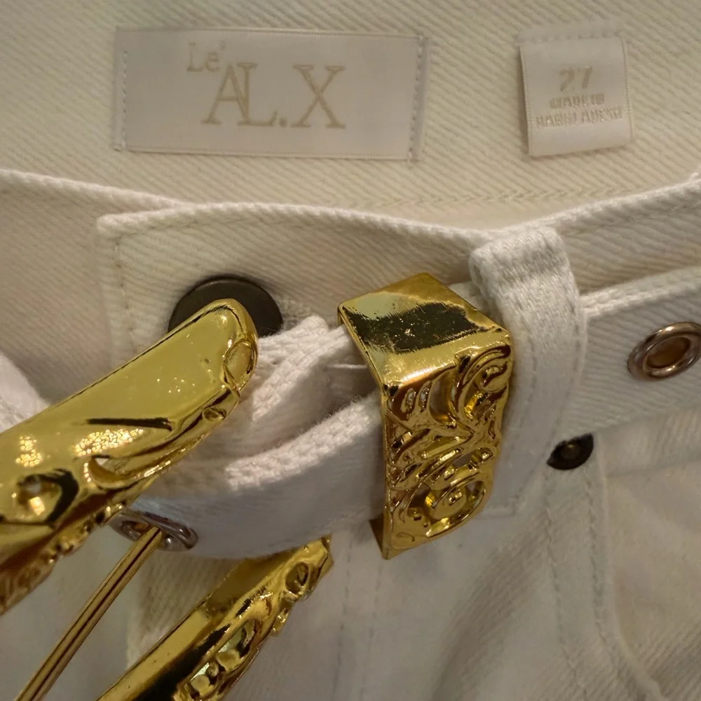 LE' AL.X White Western Belt Straight Leg High Waisted Jean 27